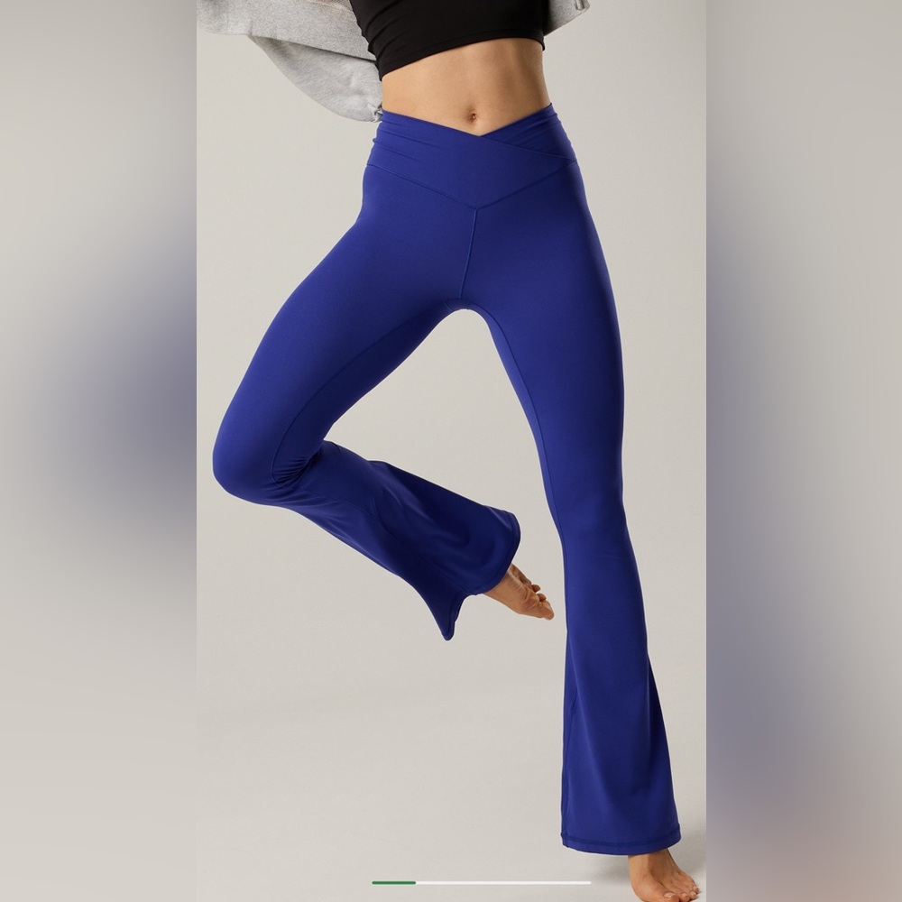 Aerie Royal Blue Crossover Flare Leggings and light peach legging shorts XS